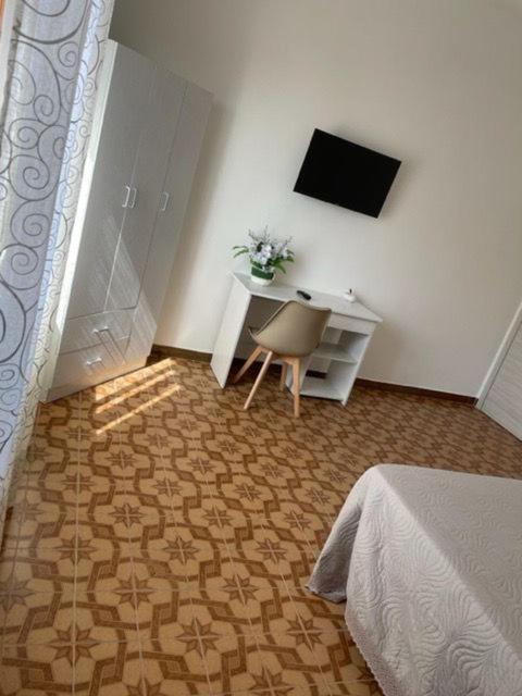 Апартаменты Filippo E Andrea Accomodation Тропея Экстерьер фото